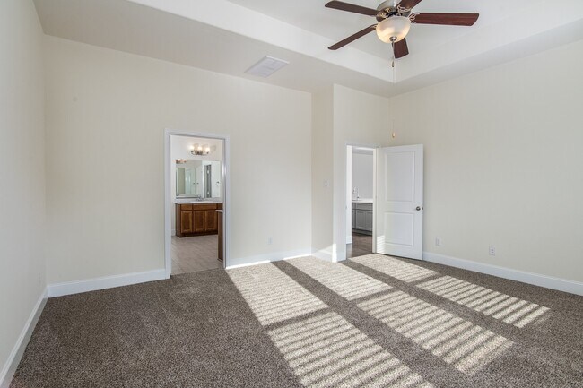 Building Photo - 21119 Bradford Grove Dr