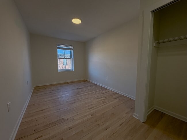 Building Photo - 2036 Wallace St