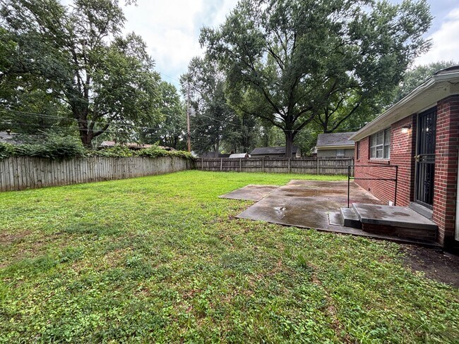Building Photo - 3065 Earnett St