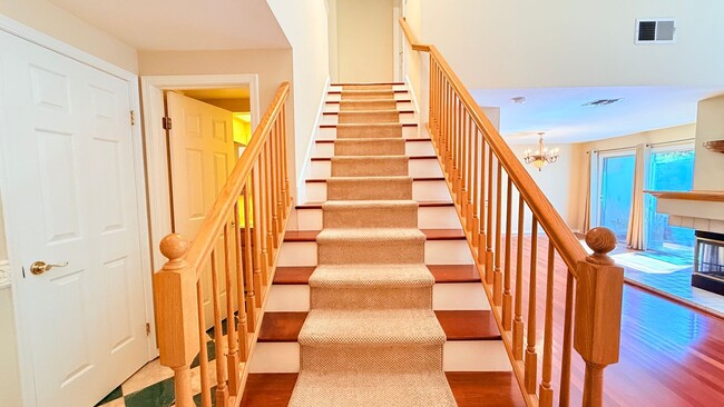 Building Photo - Charming and Move-in Ready 3BD/2.5BA, Two-Story Townhouse in Miravilla at Gale Ranch, San Ramon- ...