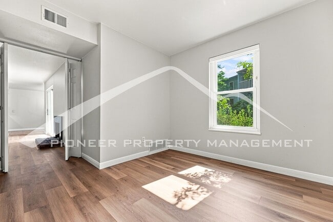Building Photo - 3141 S Tamarac Dr