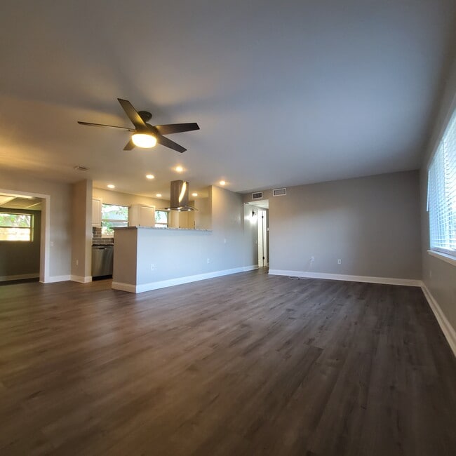 Building Photo - 6772-6113 113th St