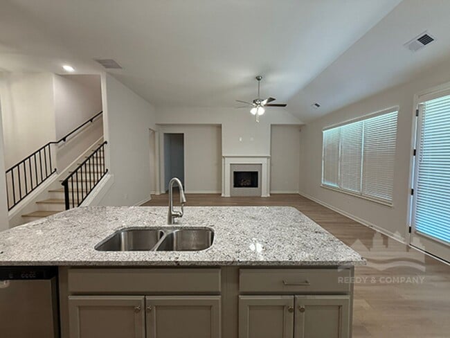 Building Photo - 340 Chestnut Rdg Cv