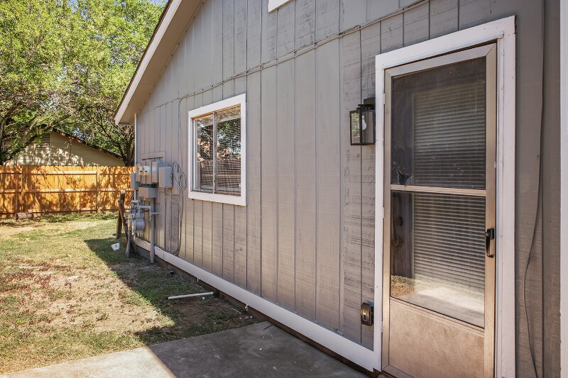 Building Photo - 5522 Lochmoor