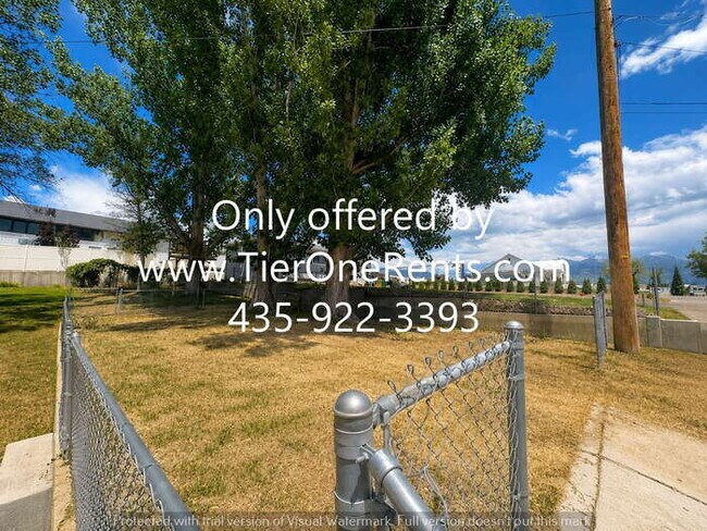 Building Photo - This property offers a NO DEPOSIT option available for qualified renters!