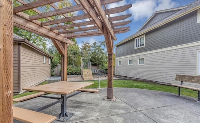 Building Photo - Gorgeous Home in Kirkland!