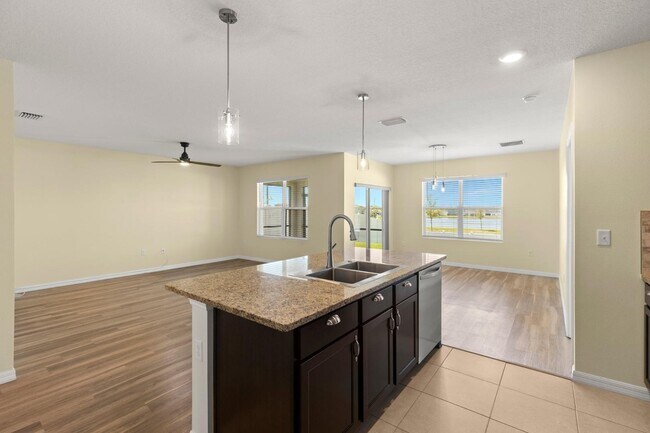 Building Photo - 13911 Smiling Daisy Pl