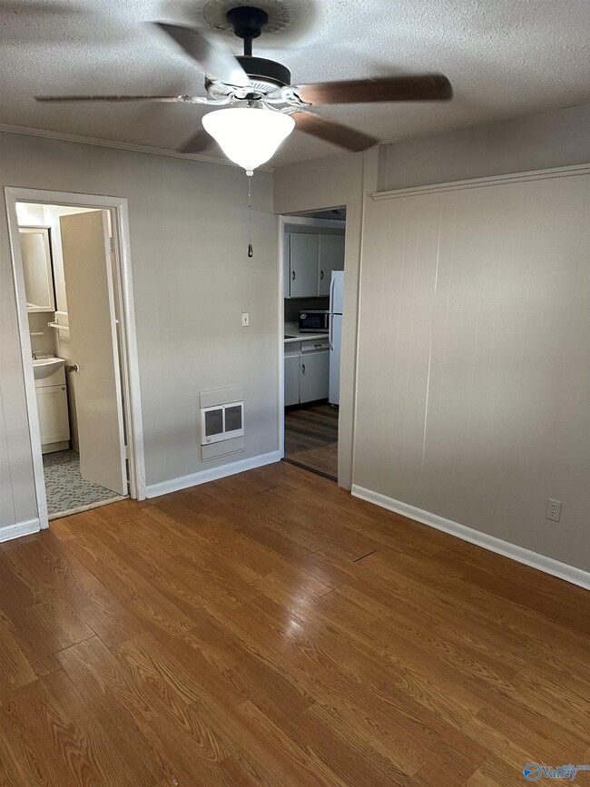 Building Photo - 1402 Rison Ave NE