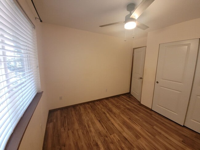 Building Photo - Spacious 3 Bedroom Home with Garage