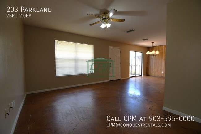 Building Photo - 203 Parklane-