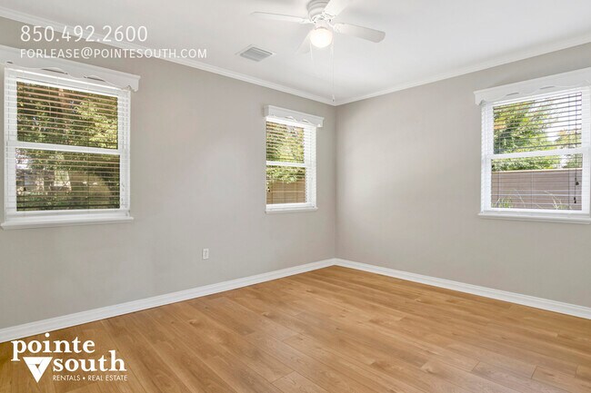 Building Photo - 703 Belrose Ave