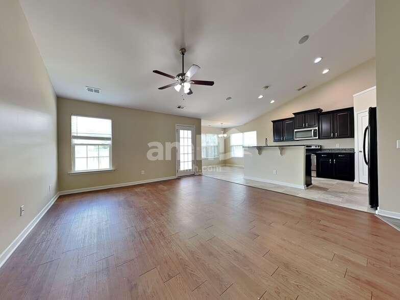 Building Photo - 42 Sand Valley Ct