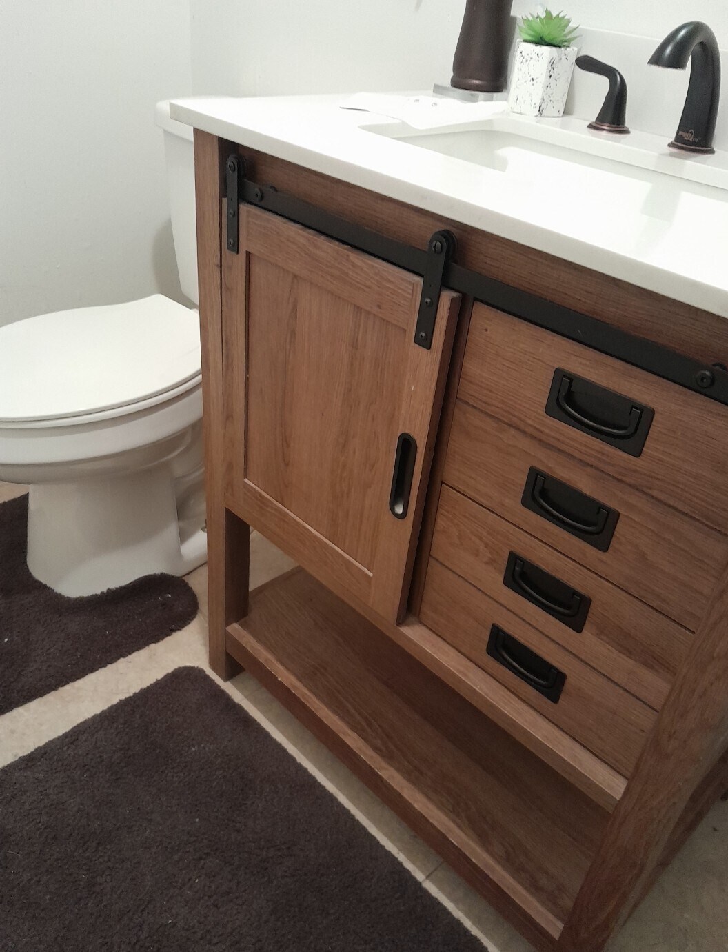 Building Photo - 1624 Valley Dr