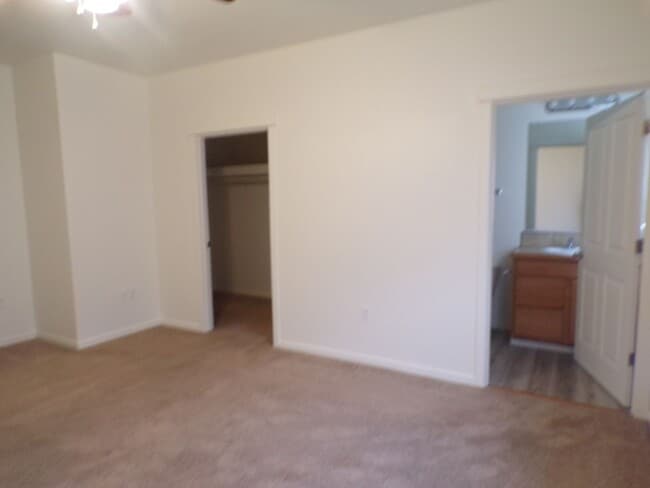 Building Photo - 2207 Jakob Ave