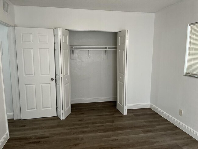 Building Photo - 1916 SW 11th St