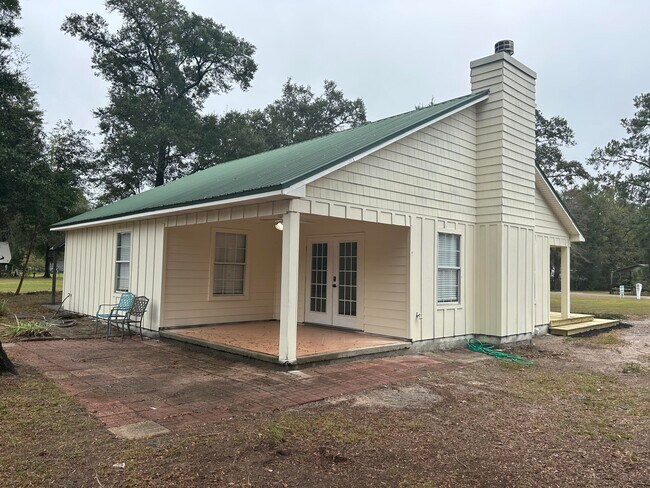 Building Photo - 218 Sparkleberry Ln