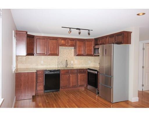 Building Photo - 130 Pine St