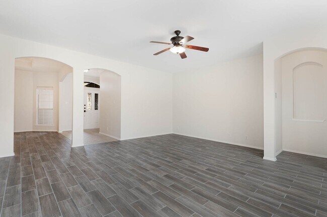 Building Photo - Boerne, TX -Gorgeous home in Kendall County Estates
