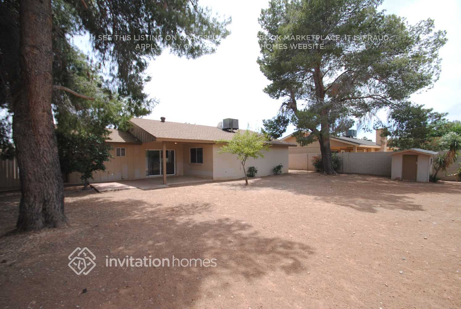 Building Photo - 834 E Glade Ave