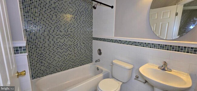 Building Photo - 8881 Goose Landing Cir