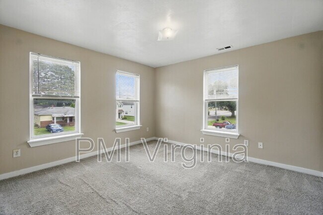 Building Photo - 1310 Hoover Ave