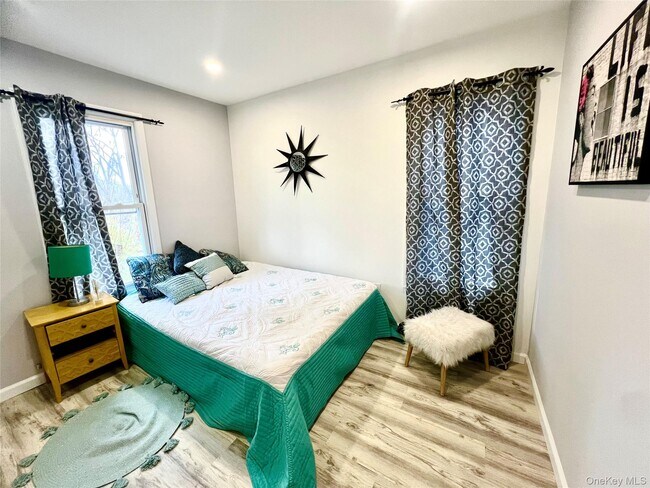 Building Photo - 128 W Main St