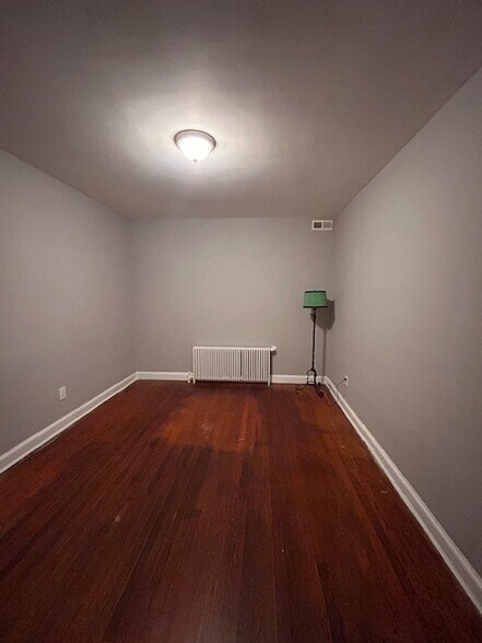 Building Photo - 1424 Staples St NE