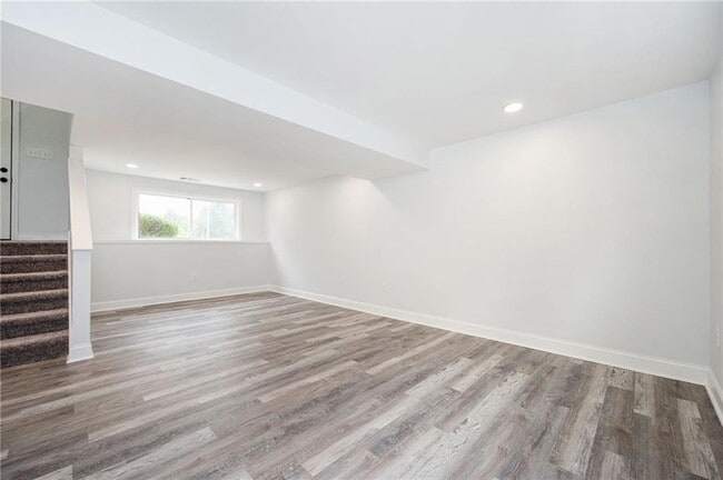 Building Photo - 3801 Hogan Rd SW