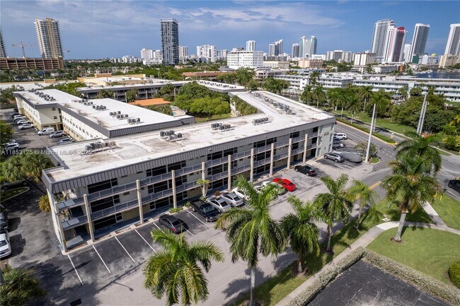 Building Photo - 300 Layne Blvd