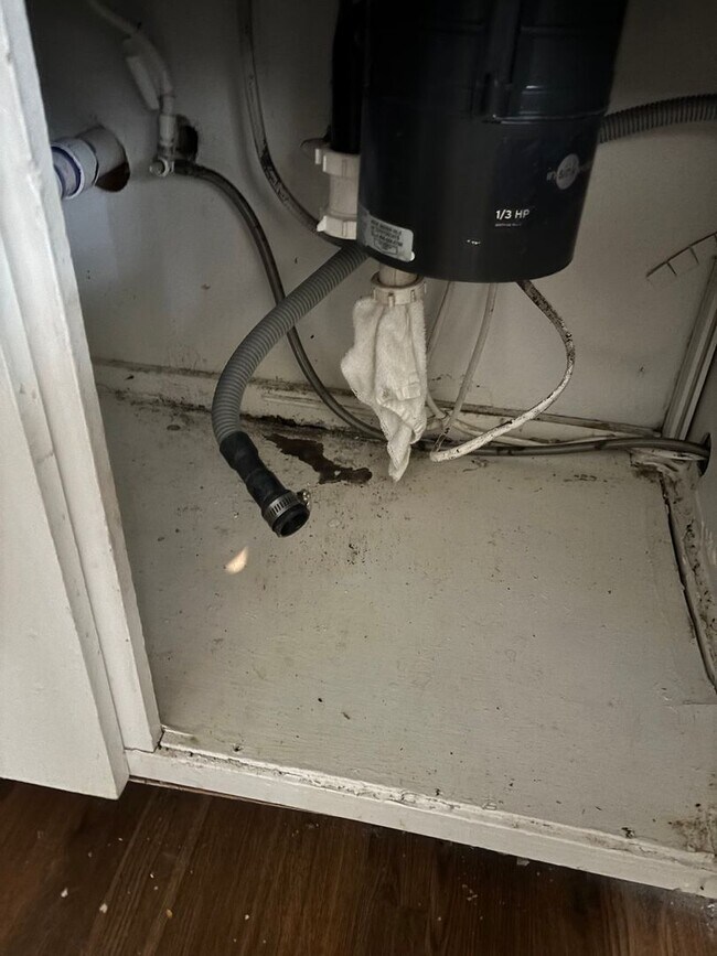 Building Photo - 3 Bedroom 1.5 Bath Home for rent