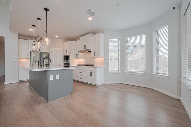 Building Photo - 307 Roselle Leaf Dr