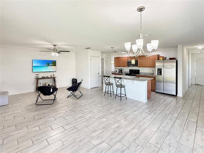 Building Photo - 4668 Glencrest Loop