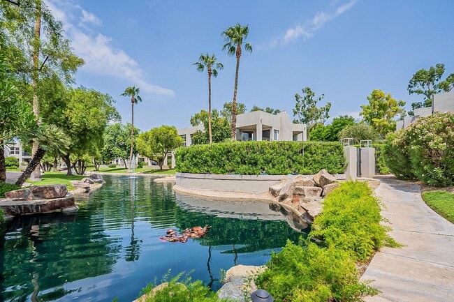 Building Photo - 7700 E Gainey Ranch Rd