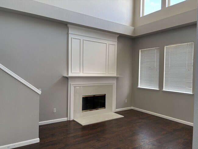 Building Photo - Terrific Brentwood Neighborhood steps from...