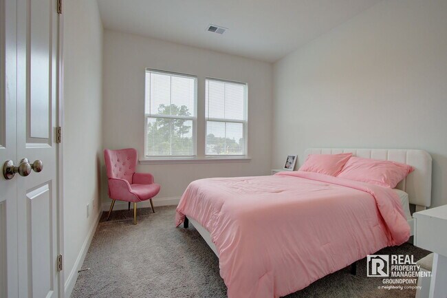 Building Photo - 357 Chapman Cir