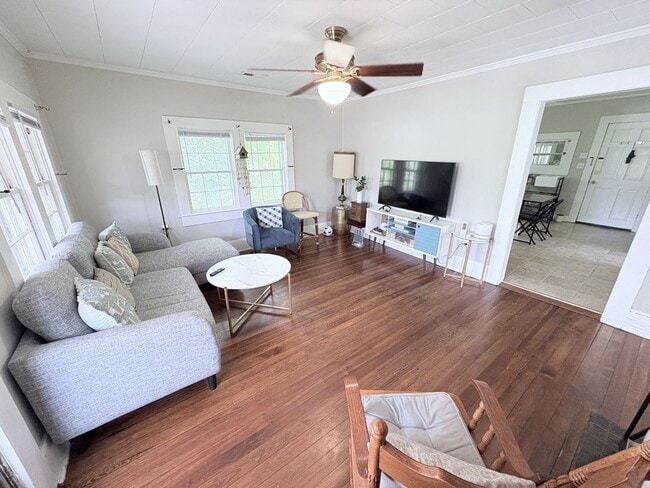 Building Photo - 102 Old Central Rd