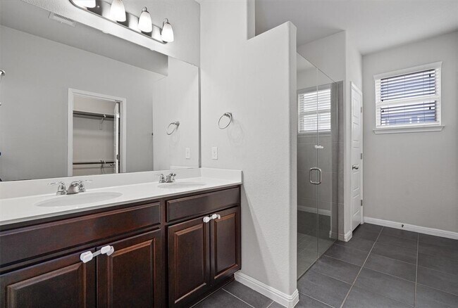 Building Photo - 905 Firebranch Trail