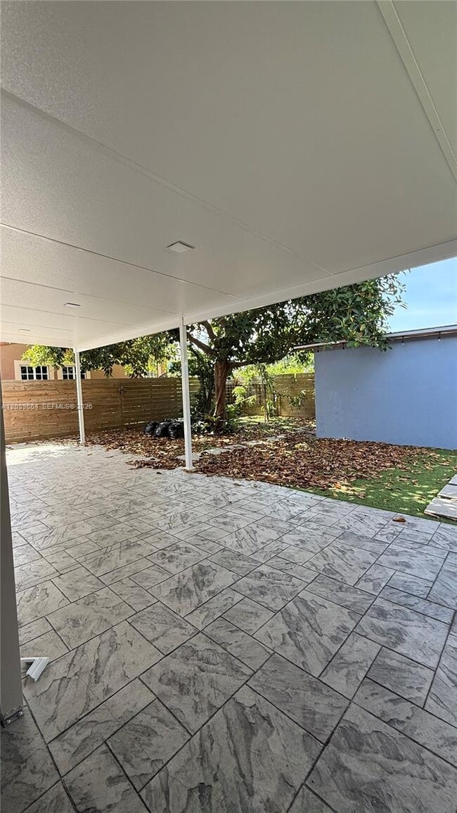 Building Photo - 1380 SW 20th St