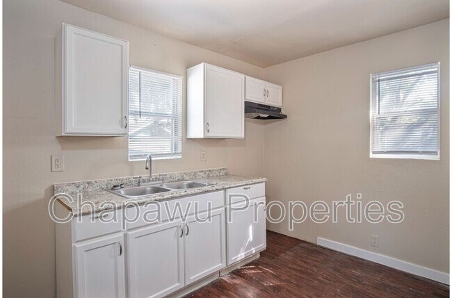 Primary Photo - 526 Cooper St