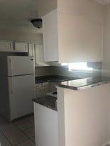 Building Photo - 901 Castle Heights Dr