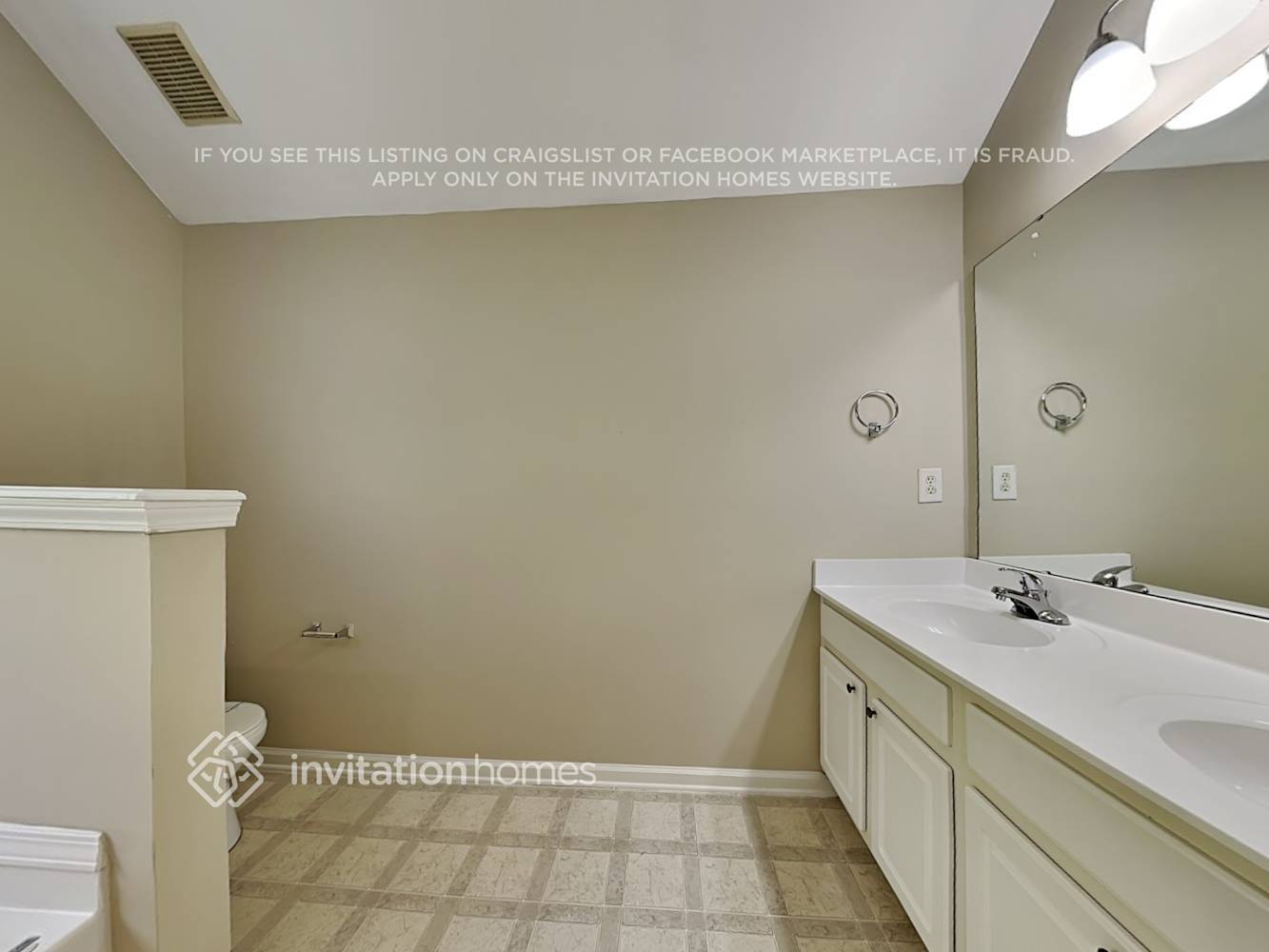 Building Photo - 7107 Fox Point Dr