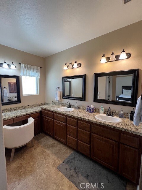 Building Photo - 17915 Westlawn St