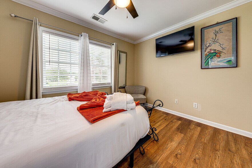 Building Photo - 5115 Oriole Ct