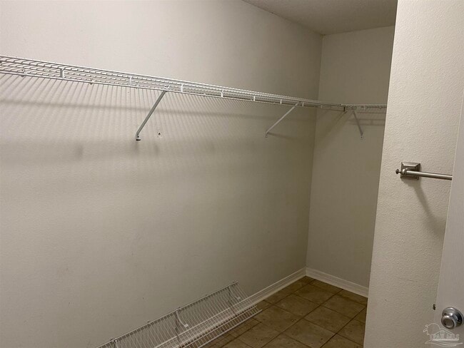 Building Photo - 327 Mizzen Ln