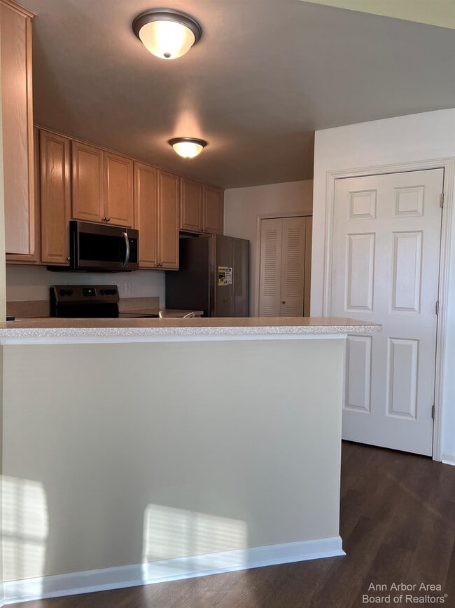 Building Photo - 3073 Cloverly Ct