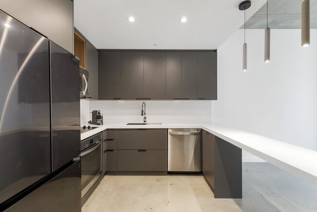 Building Photo - 151 SE 1st St