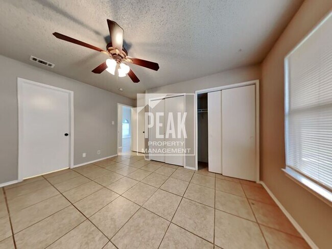 Building Photo - Beautiful Home ready for a June MOVE-IN!