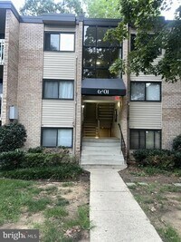 Building Photo - 6301 Hil-Mar Dr
