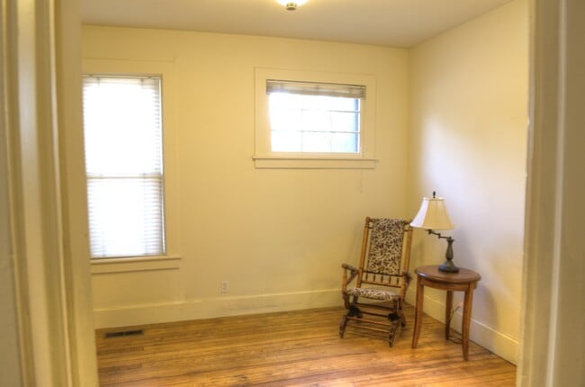 Building Photo - 426 E Bijou St