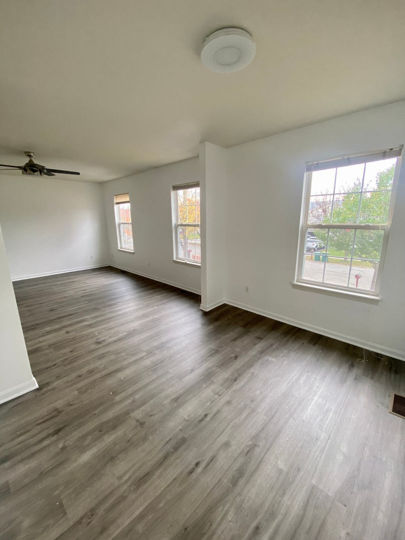 Building Photo - 315 Richmond Dr